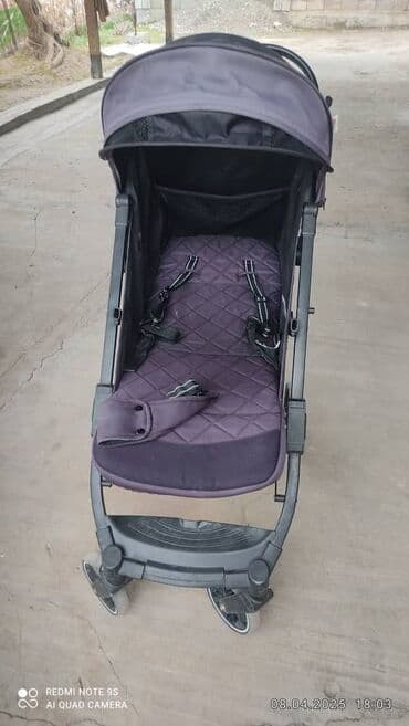 продаю в связи с переездом: Срочно продаю фиолетовый коляска б/у тормоз работает бампер нету — 2