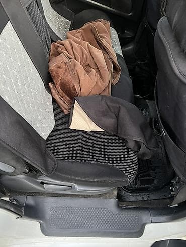 колор: Honda Stream: 2002 г., 2 л, Автомат, Бензин, Минивэн — 8