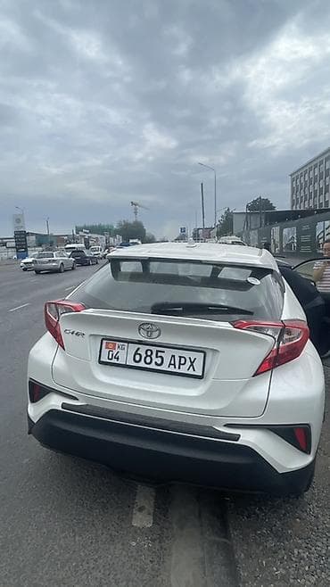 jac s7: Toyota C-HR: 2018 г., Автомат, Бензин, Кроссовер — 2