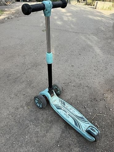 Детский транспорт: Детский самокат, Трёхколёсный, Б/у — 1