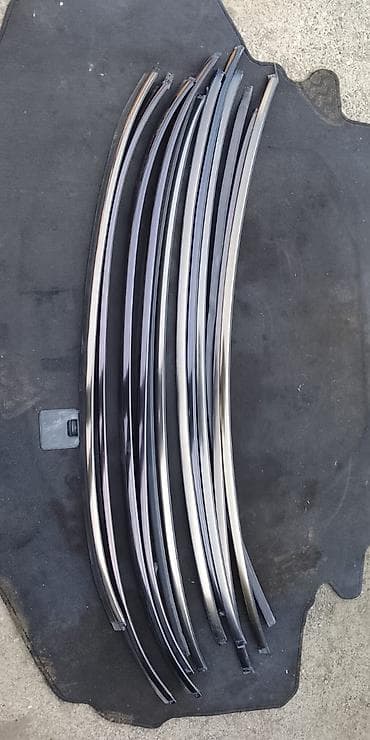 крыла матиз: Молдинг стекла Лобовое Mercedes-Benz, 2003 г., Б/у, Оригинал — 2