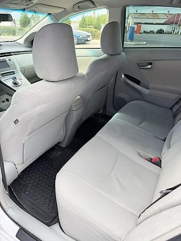 Унаа сатуу: Toyota Prius: 2013 г., 1.8 л, Гибрид, Хетчбек — 8