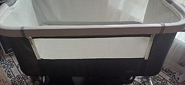 детскую люльку кроватку: Детская приставная кроватка, С колесиками, цвет - Серый — 2