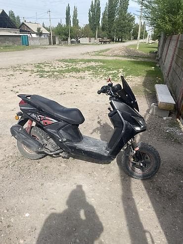 эндро мото: Скутер (бензиновый), черный цвет, городской/эндуро-стайл. Особенности — 1