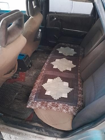 bud e5: Audi 200: 1984 г., 2.3 л, Механика, Бензин, Седан — 10