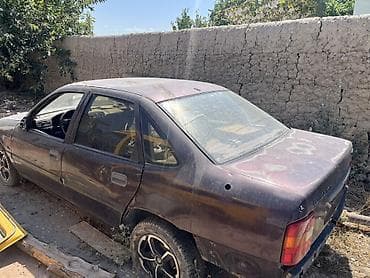 Транспорт: Opel Vectra: 1999 г., 1.6 л, Механика, Седан — 1
