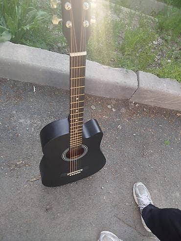 Музыкальные инструменты: Акустическая гитара 6-струнная, форма дредноут с вырезом (cutaway) — 3