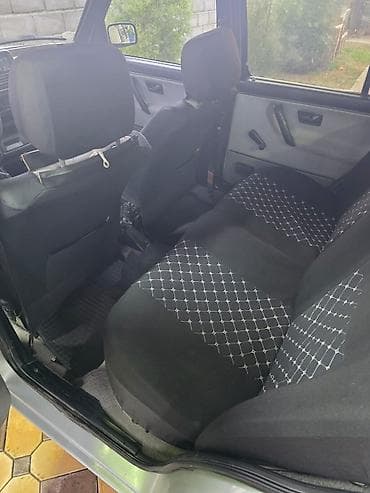Volkswagen Jetta: 1989 г., 1.8 л, Кол менен иштөөчү, Бензин, Седан — 7