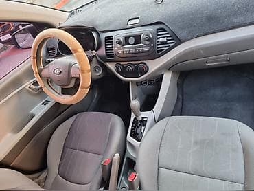 саната багажник: Kia Morning: 2015 г., 1 л, Автомат, Газ, Хэтчбэк — 3