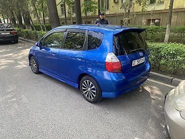 Продажа авто: Honda Fit: 2004 г., 1.5 л, Вариатор, Бензин, Хэтчбэк — 3