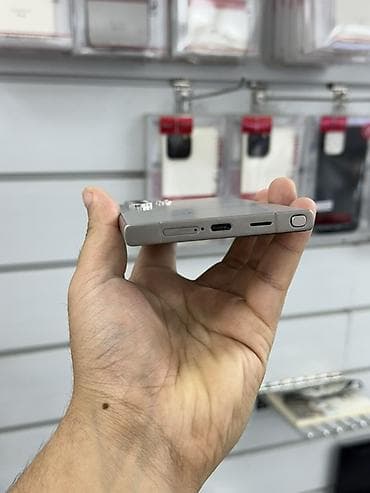 samsung 30s: Samsung Galaxy S24 Ultra, Б/у, 256 ГБ, цвет - Серый, 1 SIM, eSIM — 4
