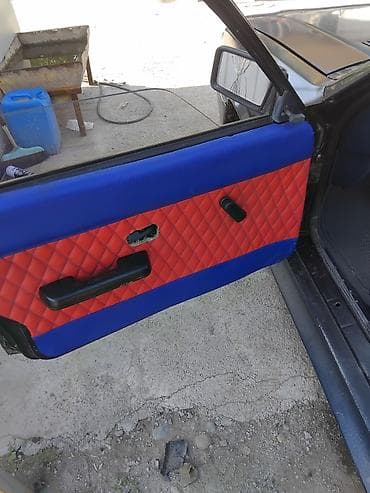 Audi: Audi 80: 1980 г., 1.8 л, Кол менен иштөөчү, Бензин, Седан — 4