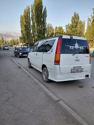 Honda Stepwgn: 2000 г., Минивэн