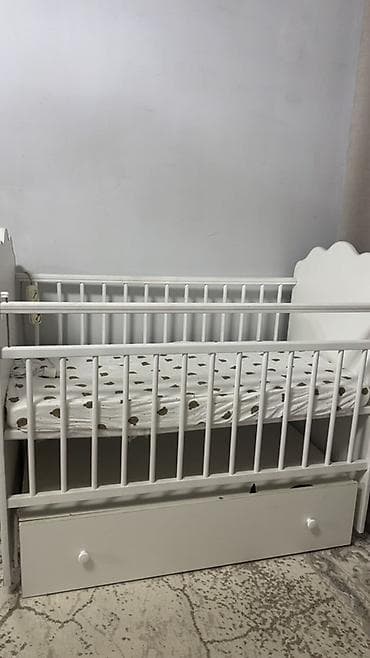 Детские односпальные кровати: Детская кроватка с маятниковым механизмом Идеально подходит для — 2