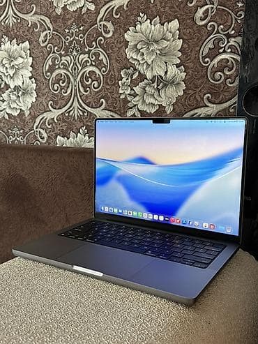 apple m3 pro: Для программирования, Б/у, Apple M3, ОЗУ, RAM: 8 ГБ, В рассрочку — 1