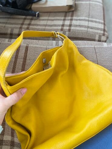 Продаю 💯 % кожаную сумку Брали за 10000сом Продаю за 1500 сом Б/У at lalafo.kg Продаю 💯 % кожаную сумку Брали за 10000сом Продаю за 1500 сом Б/У