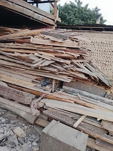 Отдам/продаю древесину разного формата: большой объём досок, брусков и at lalafo.kg Отдам/продаю древесину разного формата: большой объём досок, брусков и