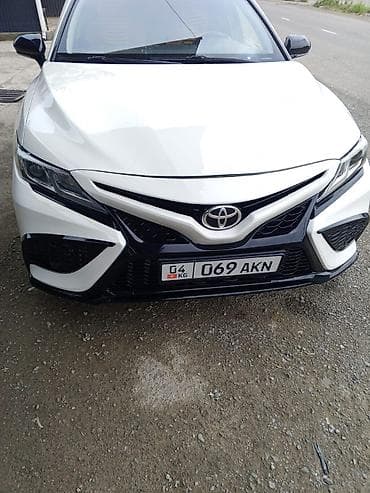 Toyota Camry: 2018 г., 2.5 л, Автомат, Бензин, Седан — 2