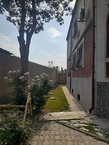 Үйлөрдү сатуу: 360 м², 10 бөлмө — 4