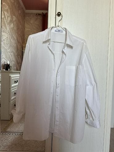 рубашку mango: Белая рубашка MNG (Mango), oversize fit. - Фасон: свободный oversize — 1