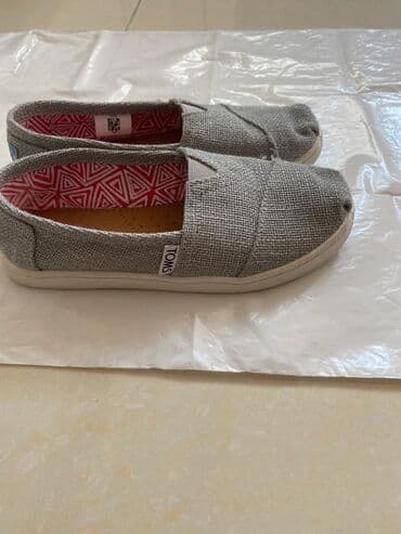 Детские электрокары: Toms, оригинал. Амер.Мокасины, носили всего 2 р. Размер — 3