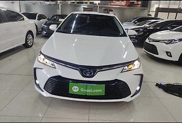 mini kuper: Toyota Corolla: 2019 г., 1.8 л, Автомат, Гибрид, Седан — 1