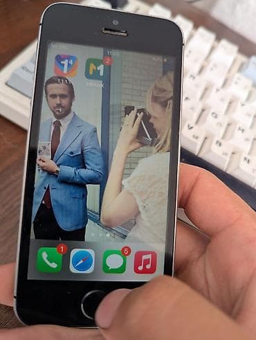 Техника и электроника: IPhone SE, Б/у, 32 ГБ, Серебристый, 84 % — 6