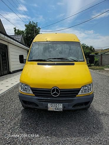 дверь спринтера: Mercedes-Benz Sprinter, удлинённый грузовой фургон с высокой крышей — 1