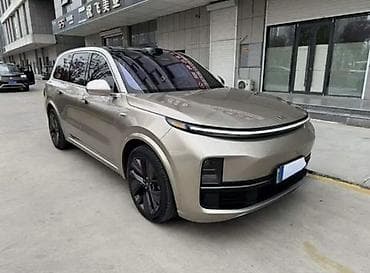 tesla model x: Электромобиль (кроссовер, 5‑дверный) премиум-класса в бежевом цвете — 2