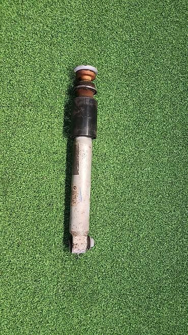 Амортизатор заданий е61 универсал 7 841 692 Год 2008 В отличном