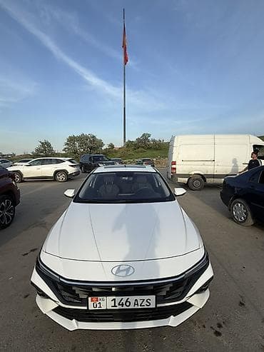 Hyundai Elantra: 2025 г., 1.6 л, Автомат, Бензин, Седан