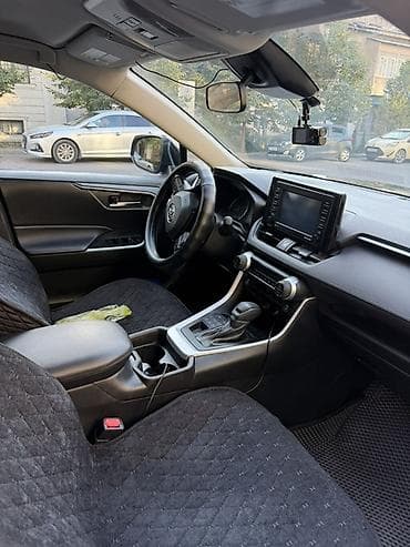 тайота в: Toyota RAV4: 2021 г., Автомат, Бензин, Кроссовер — 4