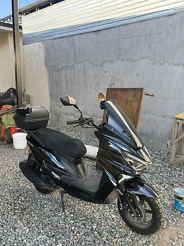 yamaha n max: Скутер (макси-скутер) черного цвета Особенности и комплектация: - — 8