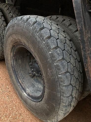 Самосвал КАМАЗ, оранжевый, колесная формула 6×4. Металлический кузов с — 7