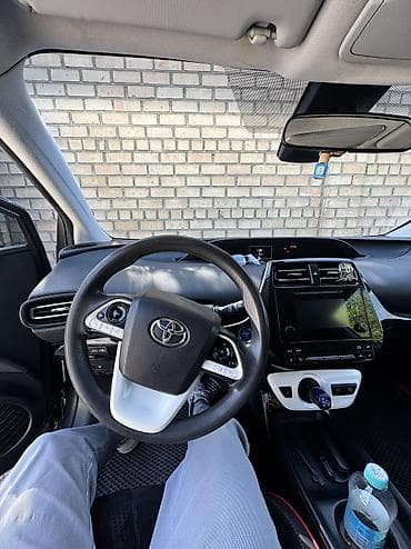 porshe design: Toyota Prius: 2018 г., Гибрид, Лифтбек — 4