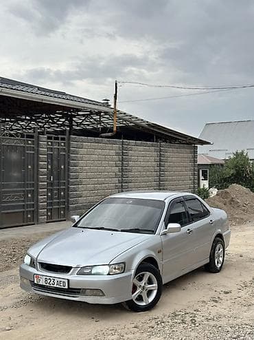 решетка акорд: Honda Accord: 1998 г., 2 л, Автомат, Бензин, Седан — 1