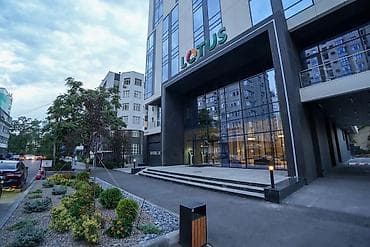 sky: Аренда офисов, 60 м², В бизнес центре, С системой безопасности — 1