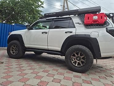 4х4 машина: Toyota 4Runner: 2022 г., 4 л, Автомат, Бензин, Внедорожник — 10
