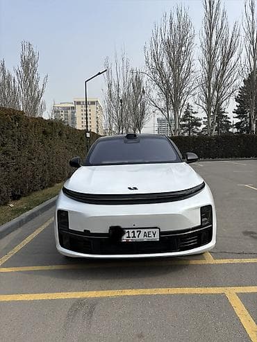 Lixiang: Lixiang L7: 2023 г., 1.5 л, Вариатор, Электромобиль, Кроссовер — 1