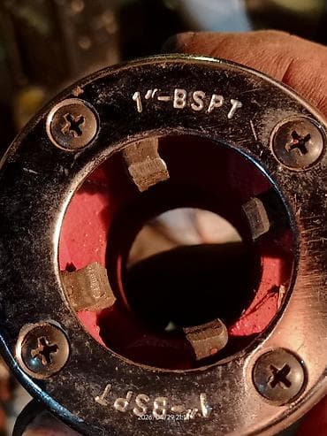 головок: Клуппы трубный набор с трещоткой 3/8"- 1 1/4". Набор включает 5 — 5