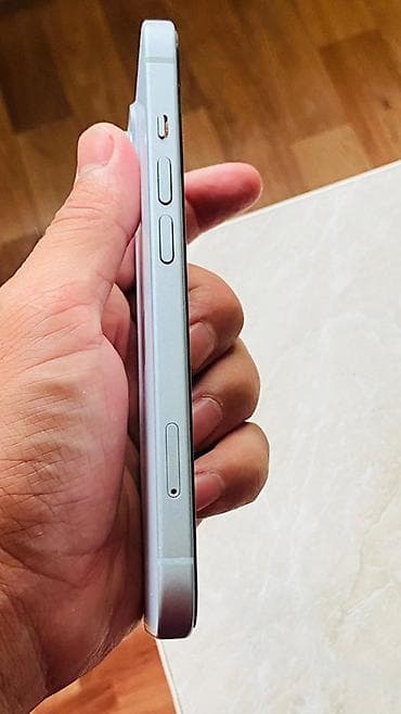 nokia e7: IPhone 15, Б/у, 128 ГБ, Белый, Защитное стекло, Чехол, 85 % — 6