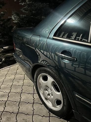 q7 audi: Mercedes-Benz E-Class: 2000 г., 2.7 л, Автомат, Дизель, Седан — 1