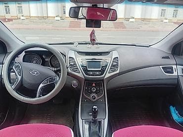 Hyundai Elantra: 2015 г., 1.8 л, Автомат, Бензин, Седан — 5