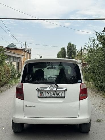 Toyota Ractis: 2005 г., 1.5 л, Автомат, Бензин, Минивэн — 6