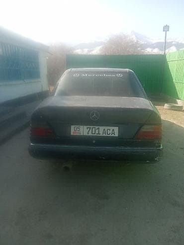 mini v: Mercedes-Benz W124: 1992 г., Механика, Седан — 4