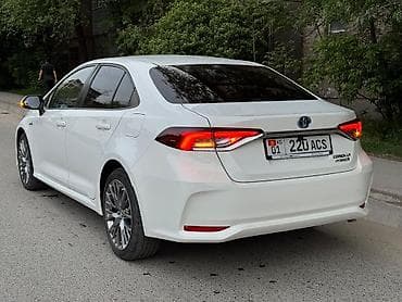 jet auto: Toyota Corolla: 2021 г., 1.8 л, Автомат, Гибрид, Седан — 4