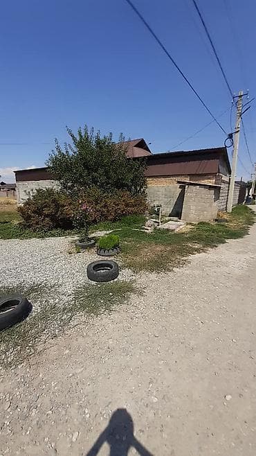 контейнер дома: ‼️В СРОЧНО ПРОДАЕТСЯ🏡 📍В ж/м Ак-Ордо 5 сотик Цена: 80.000$ 📞Тел — 3