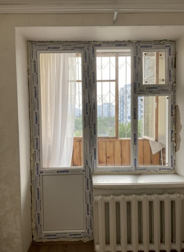 балконный шкаф: ПВХ блок «окно + балконная дверь» Wintech - Материал: пластиковый — 1