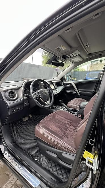 чехии: Toyota RAV4: 2018 г., 2.5 л, Автомат, Бензин, Кроссовер — 4