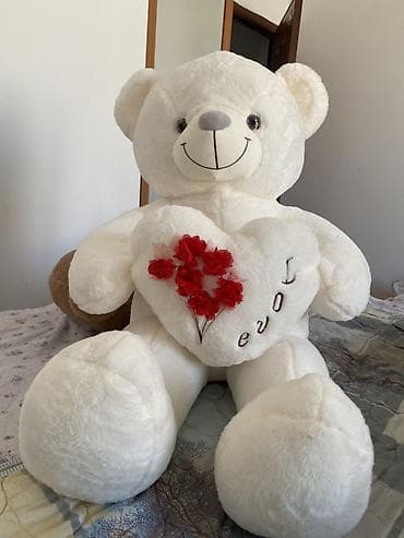 одежда на девочку: Большой плюшевый мишка цвета айвори с сердцем. - Размер: крупный — 3